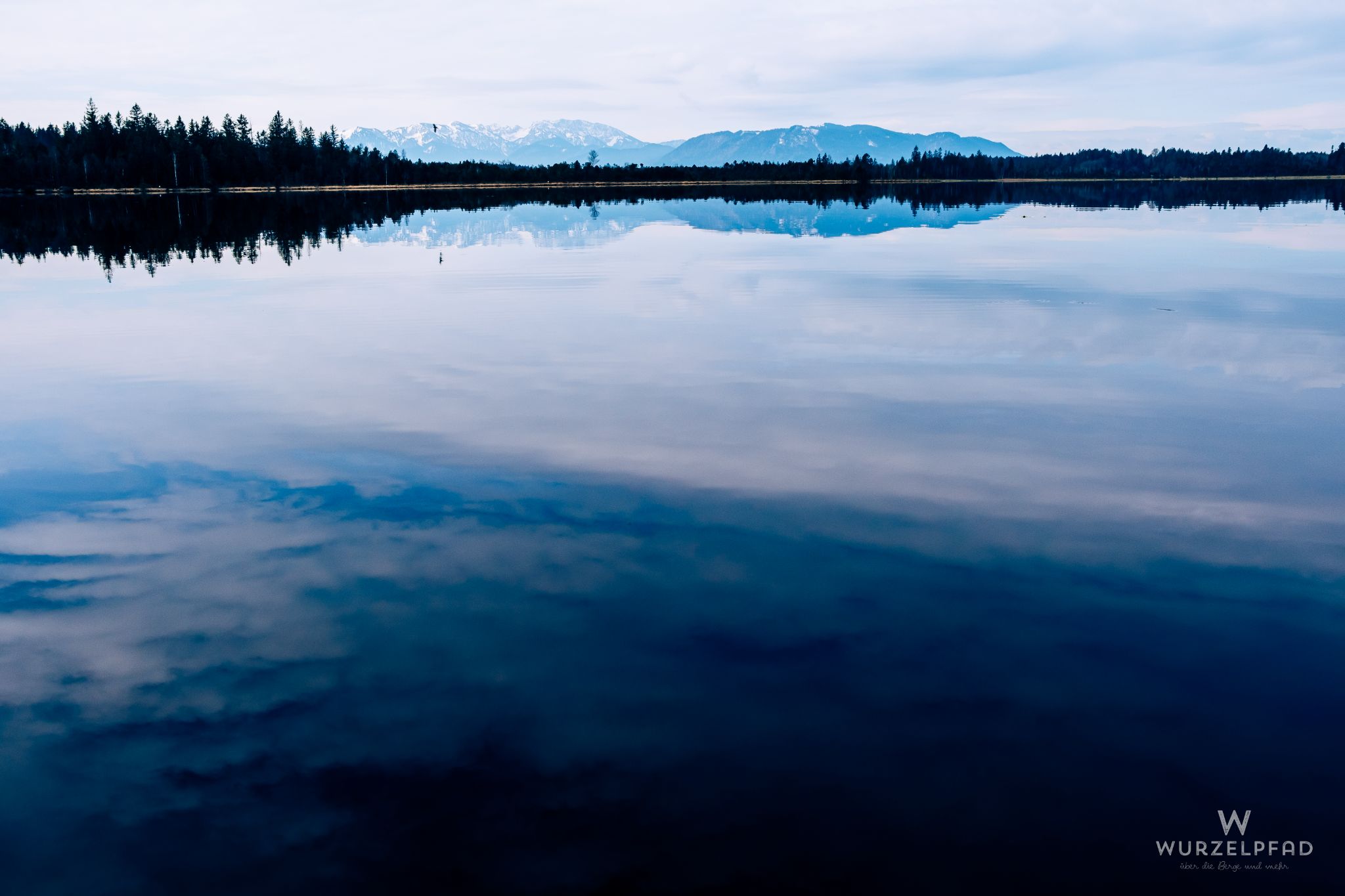Blick über'n Kirchsee zur Benediktenwand
